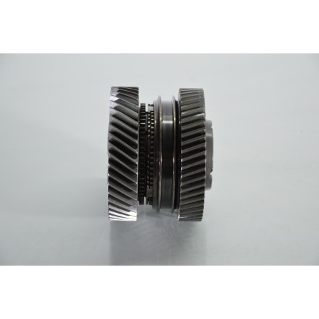 A set of gears and a synchronizer 43 teeth & 53 teeth 0B5 DL501 S ...